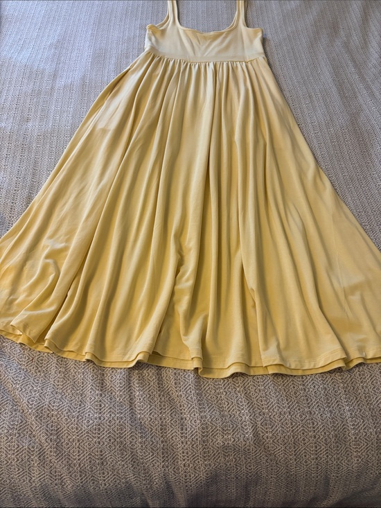 Wilfred Dresses & Skirts - Wilfred Pale Yellow Flowing Maxi Dress